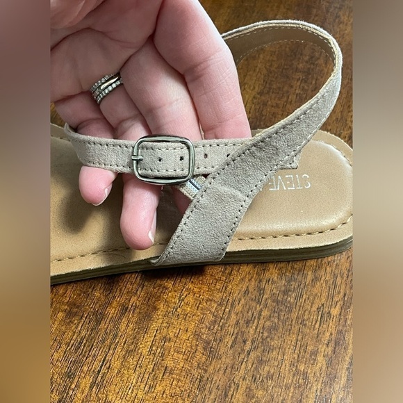 Steve Madden Kids Comfortable Rhinestone Sandals Size 3 - Picture 6 of 7